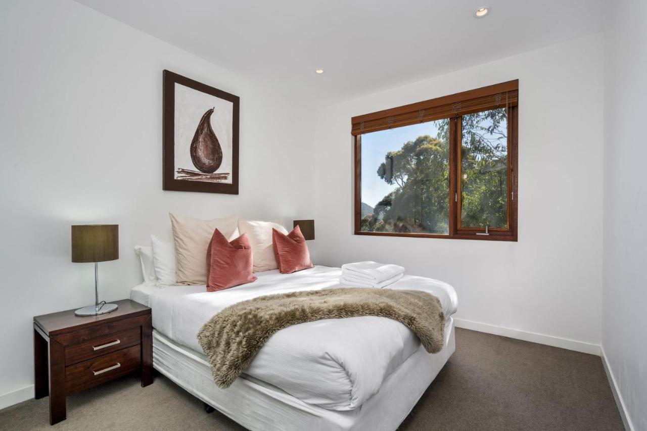 Elevation 2 Bedroom With Guest Room Gas Fire And Mountain Views Thredbo Exterior foto